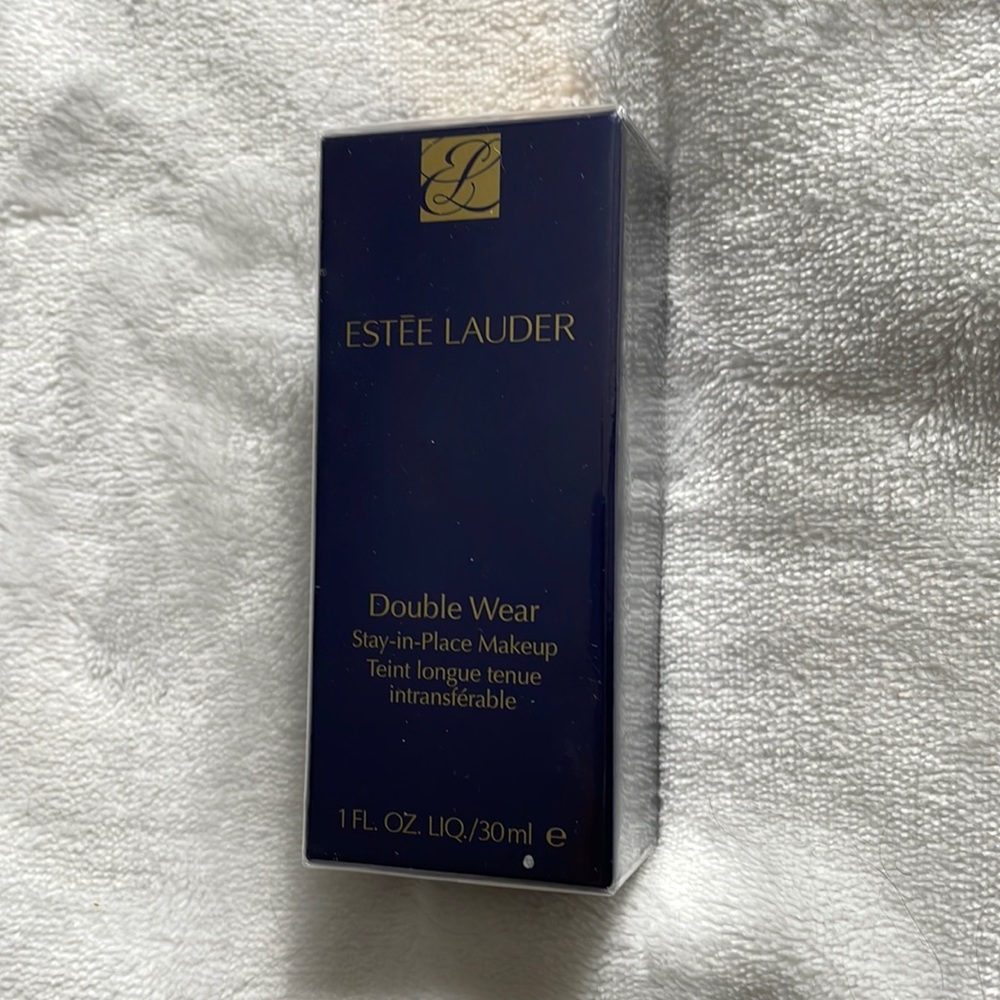 Estée Lauder double Wear foundation